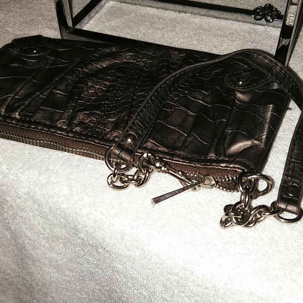 Express Wristlet - Picture 7 of 8